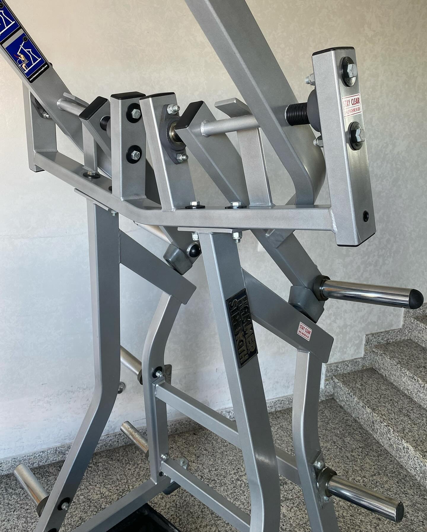 Hammer Strength Iso-Lateral Front Lat Pulldown - Image 3