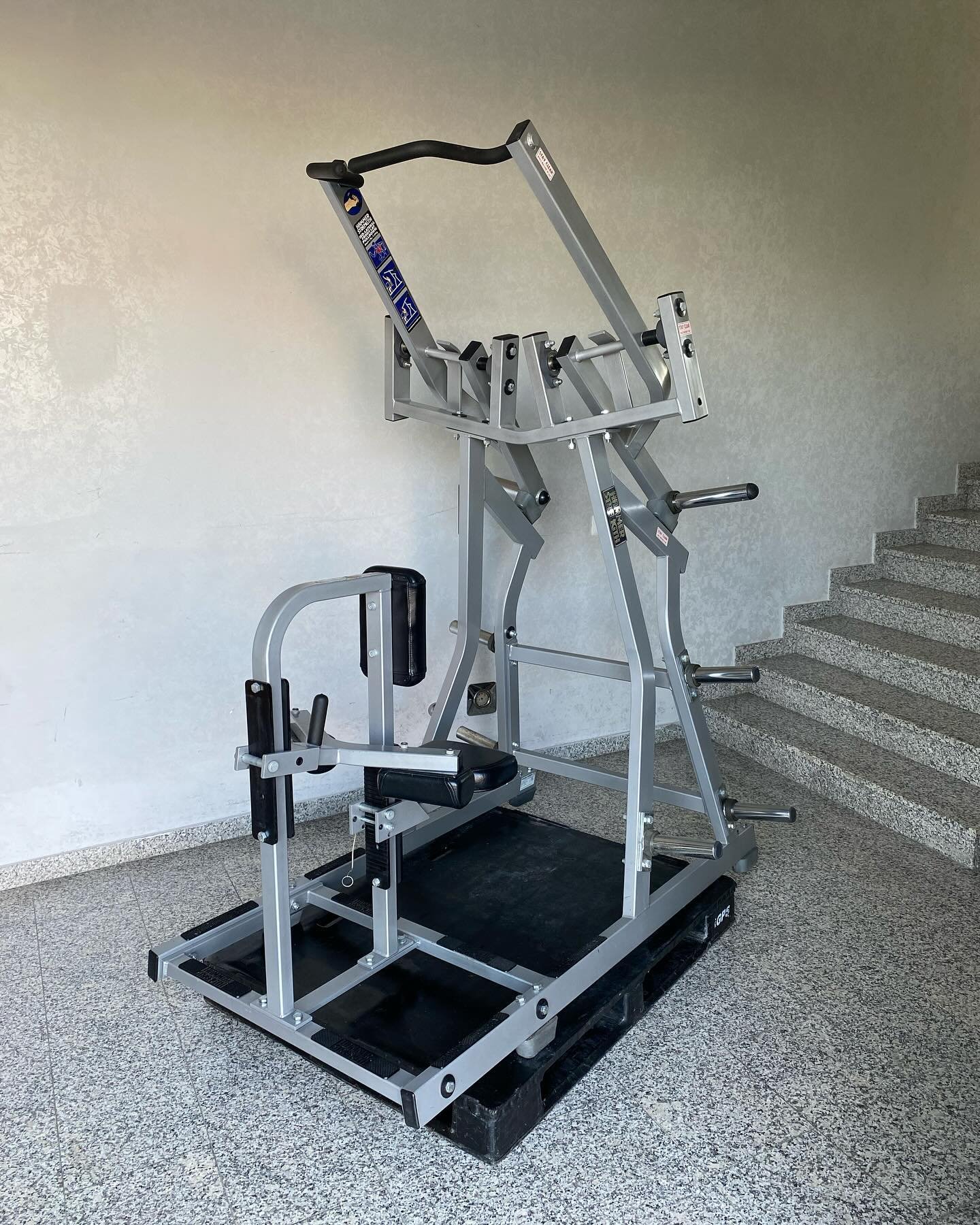 Hammer Strength Iso-Lateral Front Lat Pulldown
