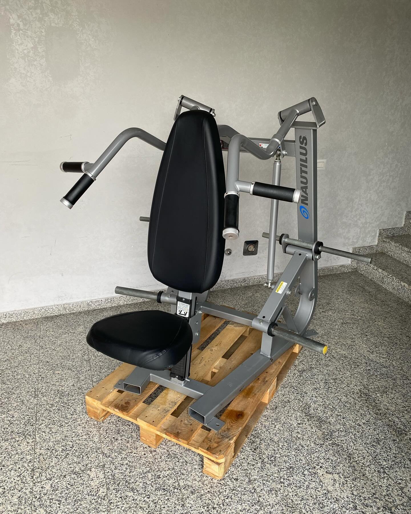 Nautilus Xpload Shoulder Press