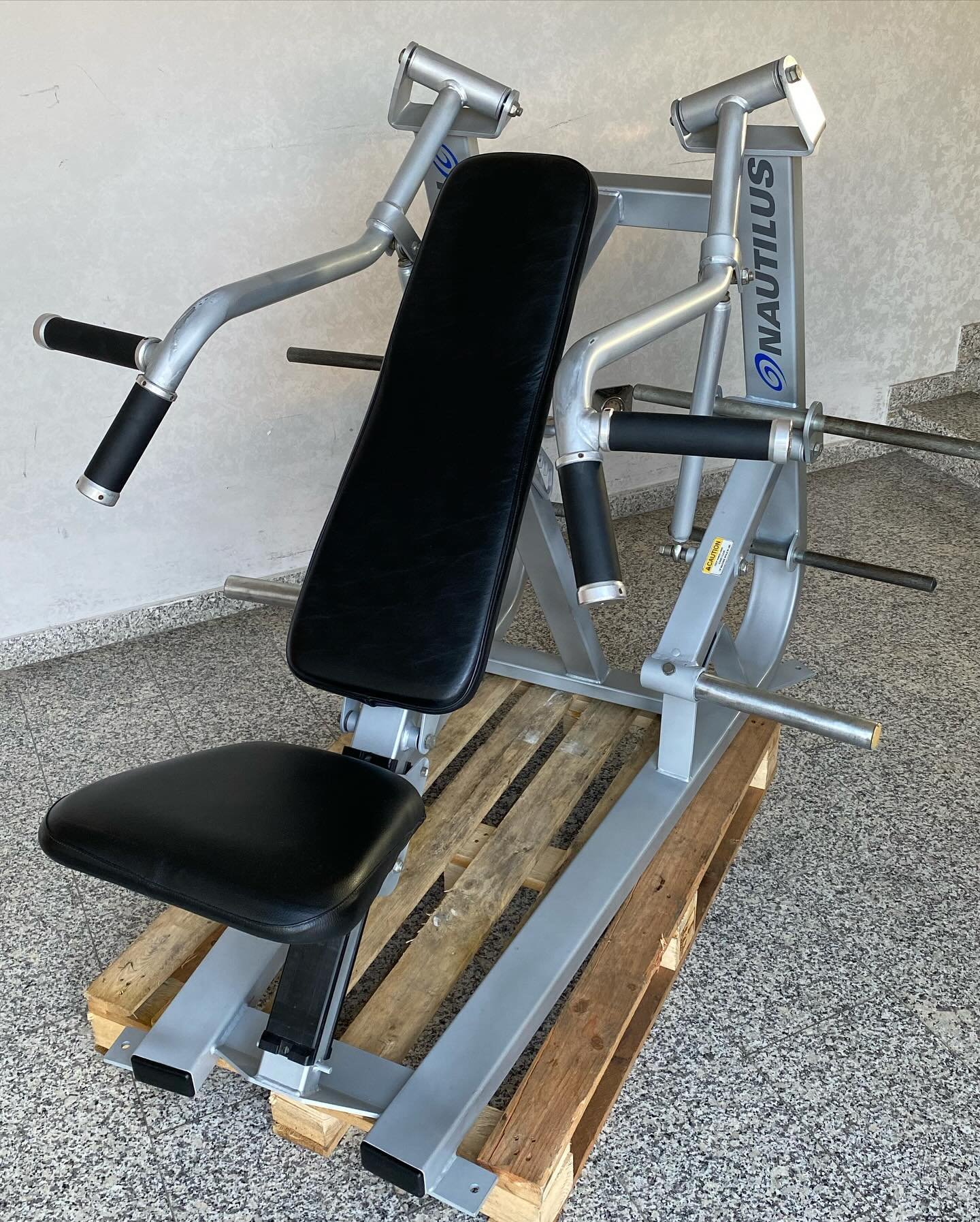 Nautilus Xpload Incline Chest - Image 2