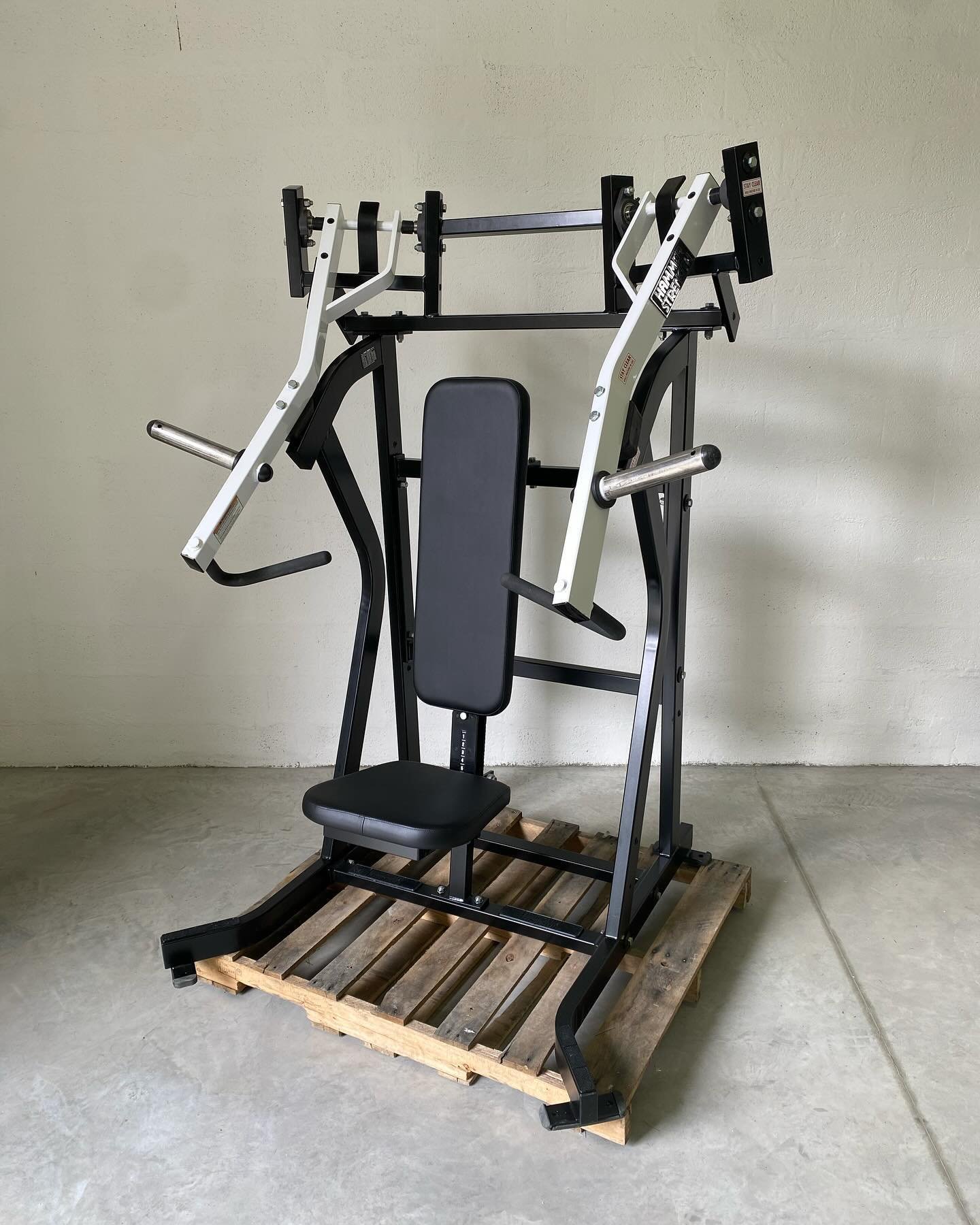 Hammer Strength Iso-Lateral Incline Press