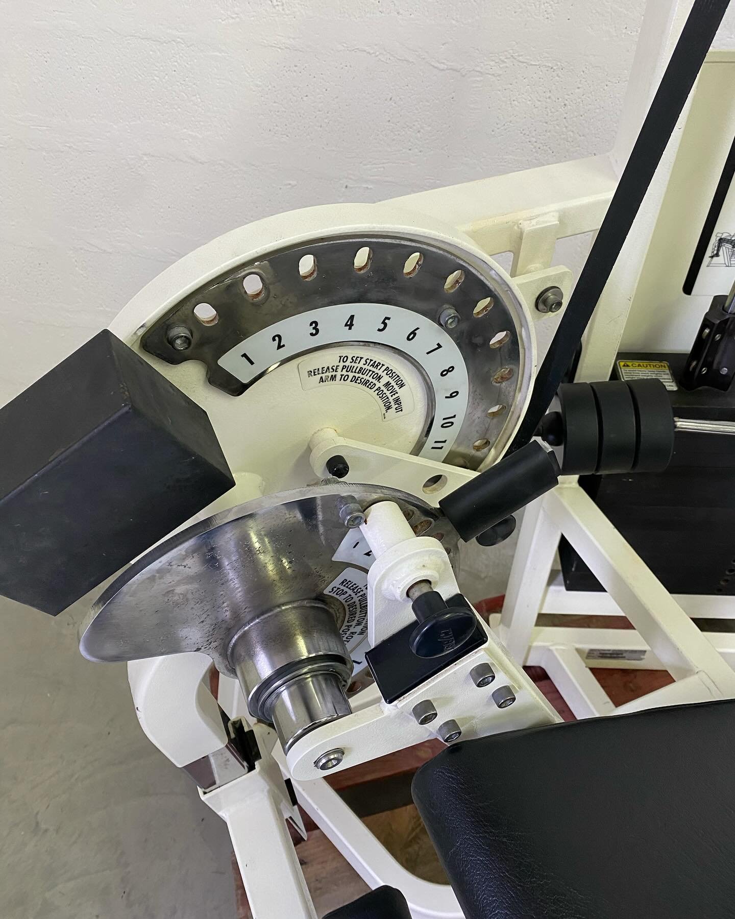 Cybex VR2 Leg Extension - Image 4